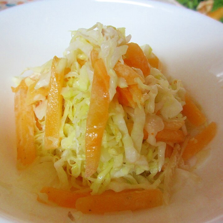 キャベツと柿の生姜マヨサラダ